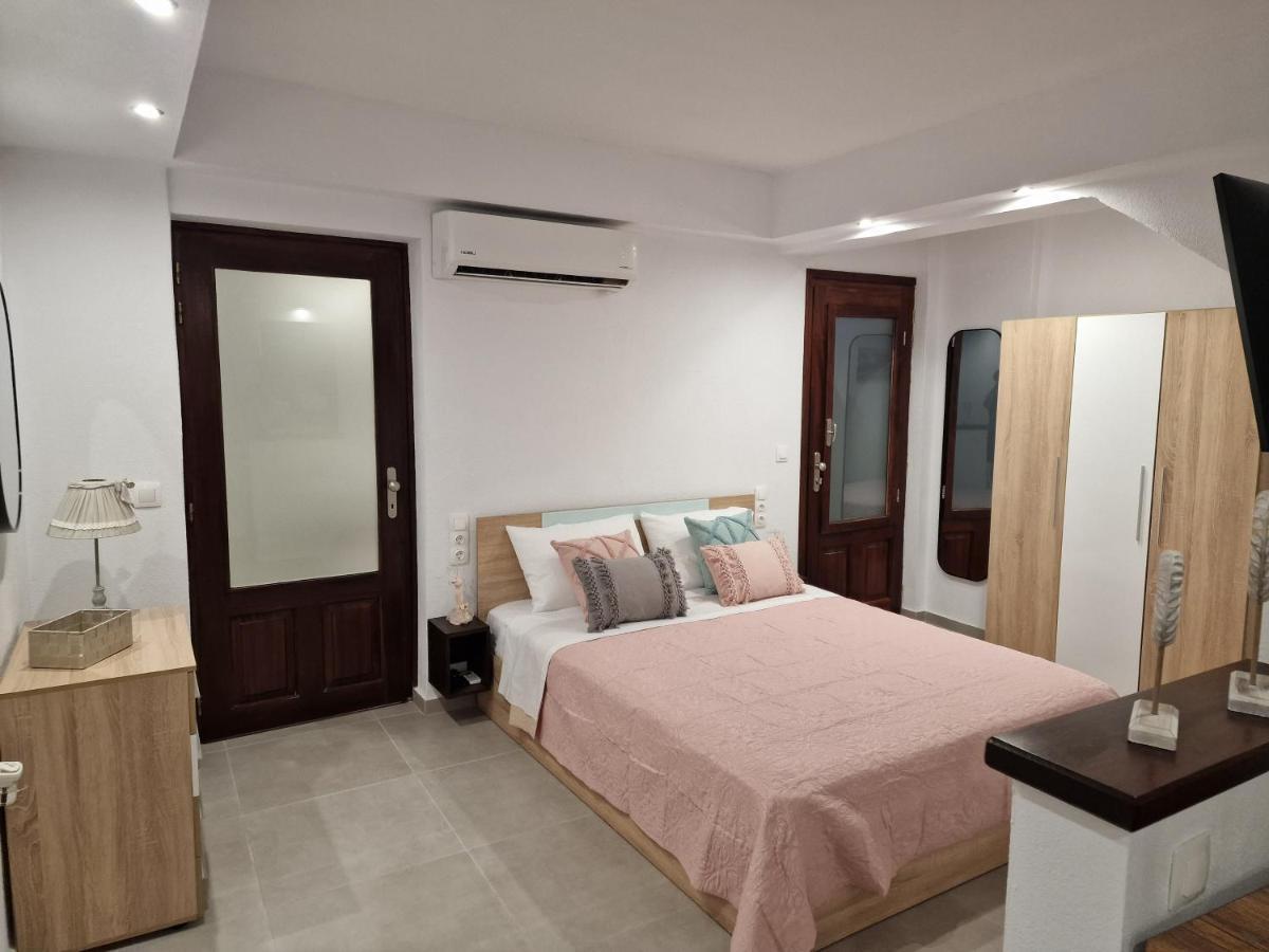 Το Στενάκι Apartment Skiathos Exterior photo