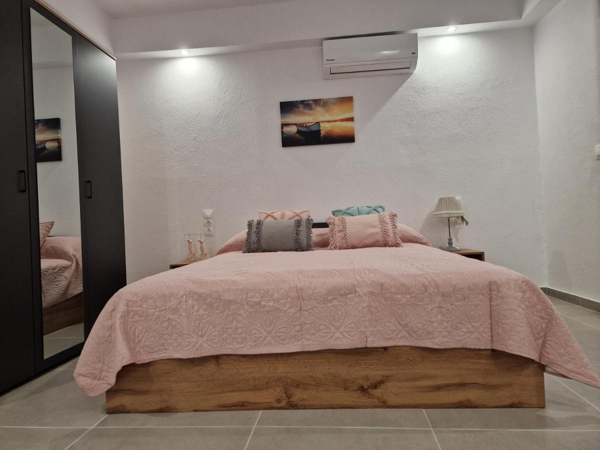 Το Στενάκι Apartment Skiathos Exterior photo