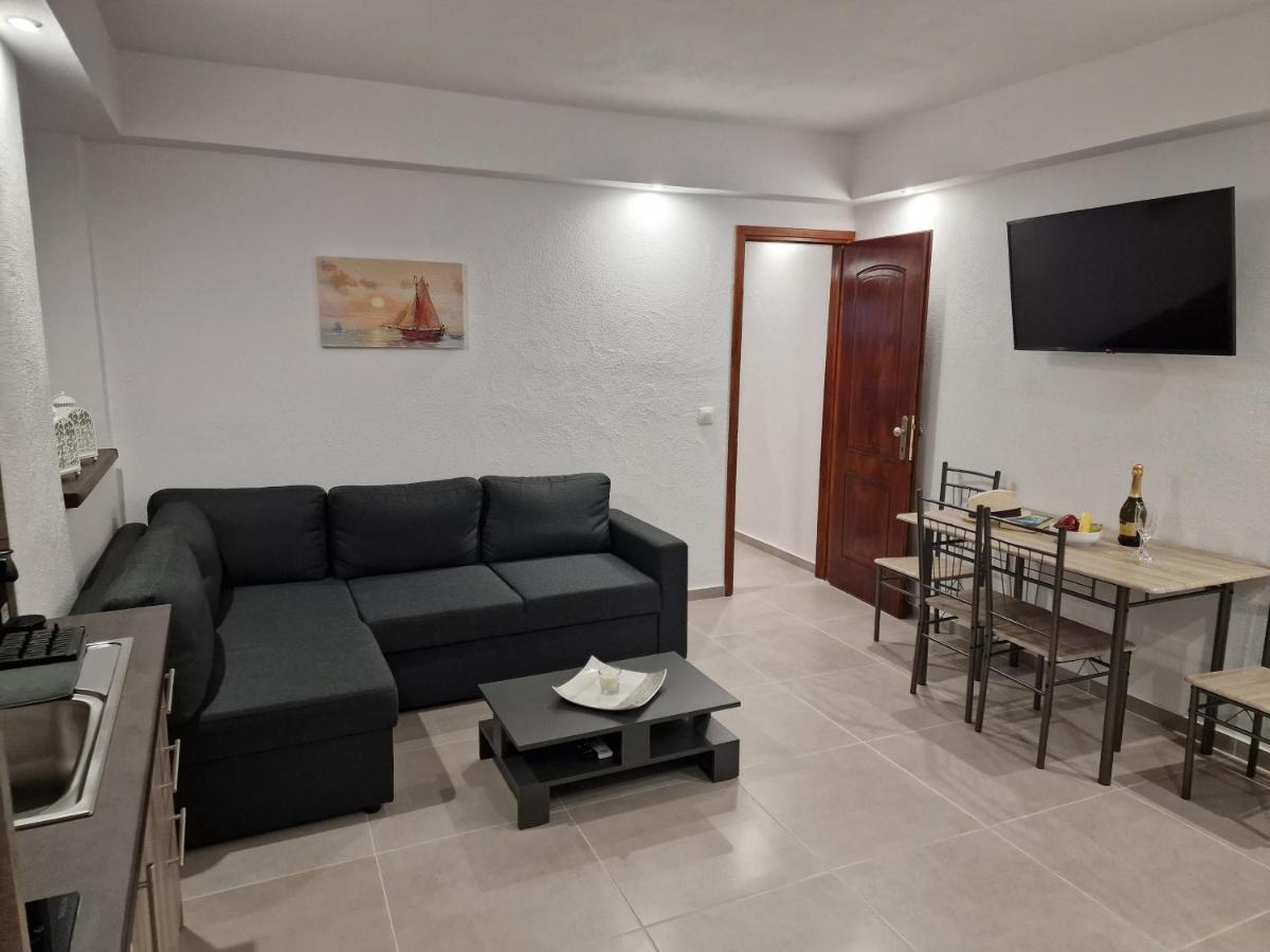 Το Στενάκι Apartment Skiathos Exterior photo