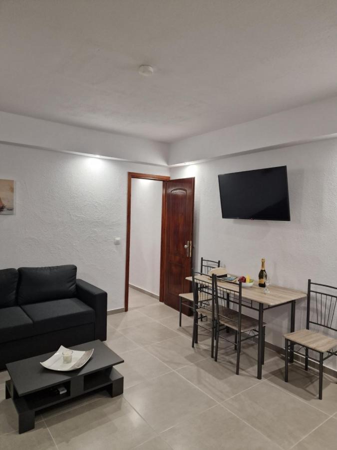 Το Στενάκι Apartment Skiathos Exterior photo